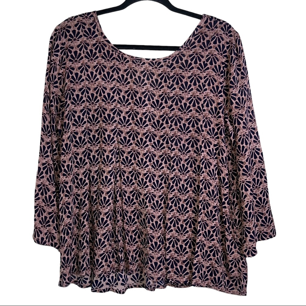 O’Neil Boho Flowy Floral Pleated Top Blouse. 3/4 sleeves. Size Large